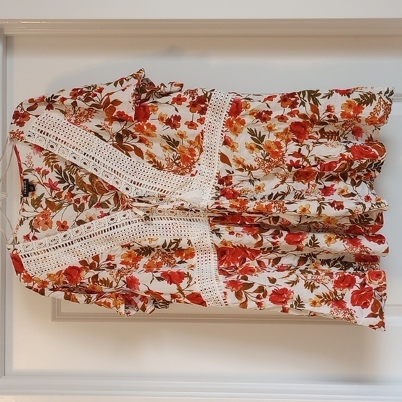 Torrid Womens Top Sz 2 Peplum Red Floral Tassels Short Sleeve Flutter V Neck Fun - Picture 1 of 10